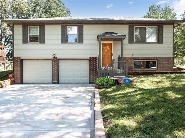 403 SE Jackson St, Lees Summit, MO 64063