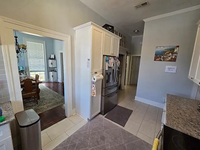 2 bed, 1700 sqft, $900 — Photo 3