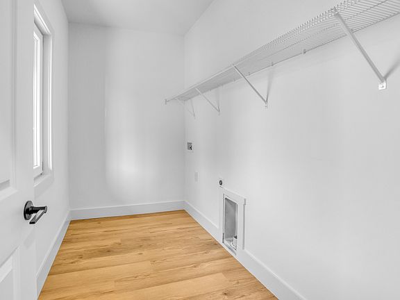3rd image of 103A Hillcrest Dr