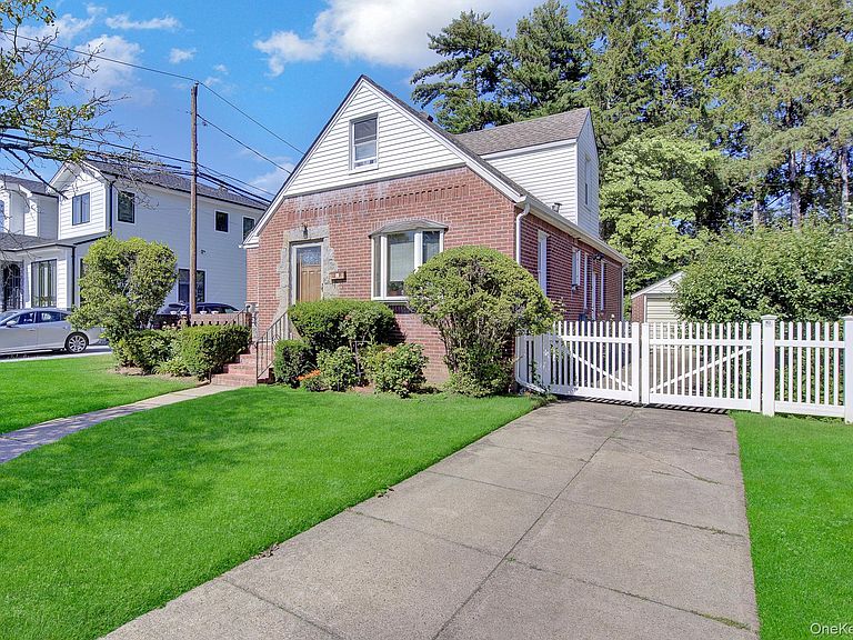 Listing photo 3