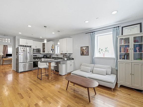 5th image of 518 Main St #2