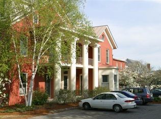 326 College St APT 4, Burlington, VT 05401