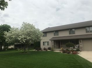 6007 Summerset Dr, Midland, MI 48640