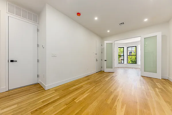 Rented by Avenues Real Estate | media 13