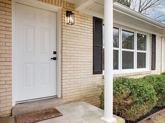 4th image of 223 Hampton Rd