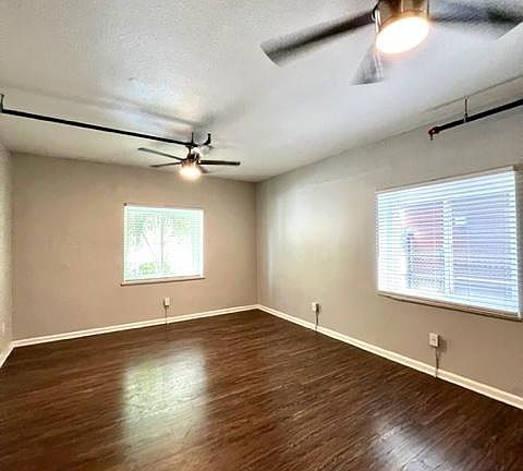 5th image of 00-601 Linden Ave #102