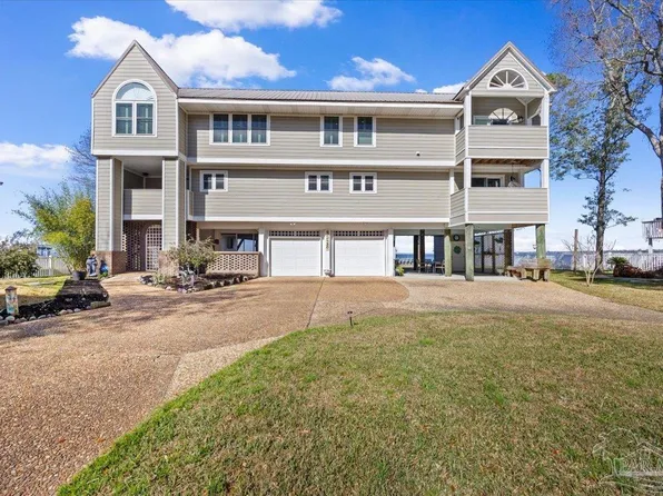 4528 Bayside Dr, Milton, FL 32583