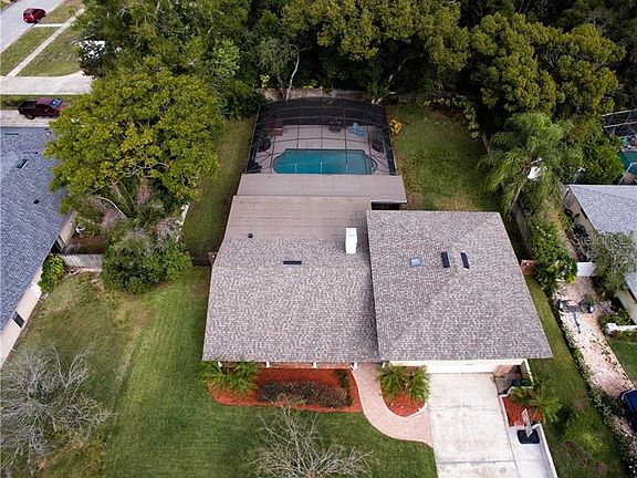3rd image of 203 Cherry Hill Cir