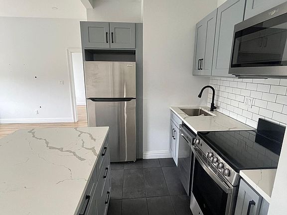 2nd image of 523 W 138th St #32