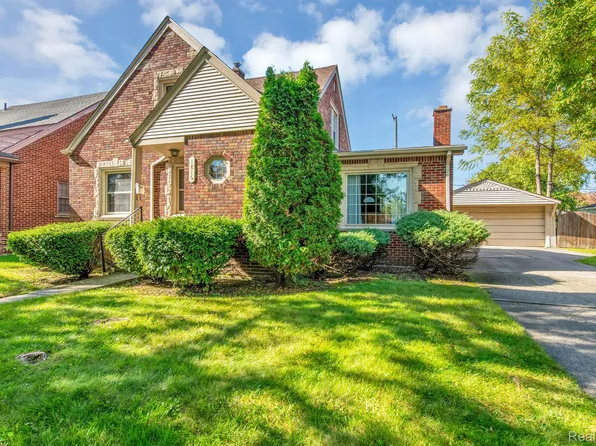 1816 11th St, Wyandotte, MI 48192