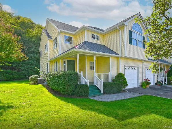 11 Spring Court, Huntington, NY 11743