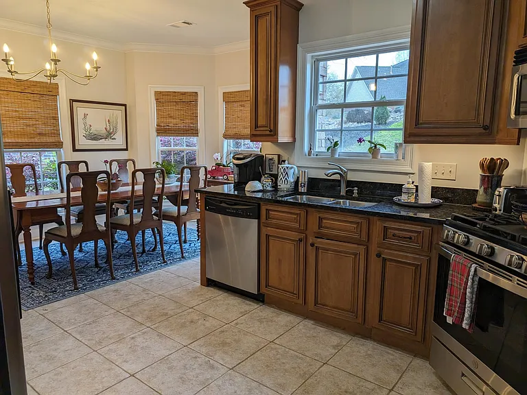 647 Carpenter Way — Photo 6