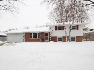 1243 Canterbury Rd, Green Bay, WI 54304
