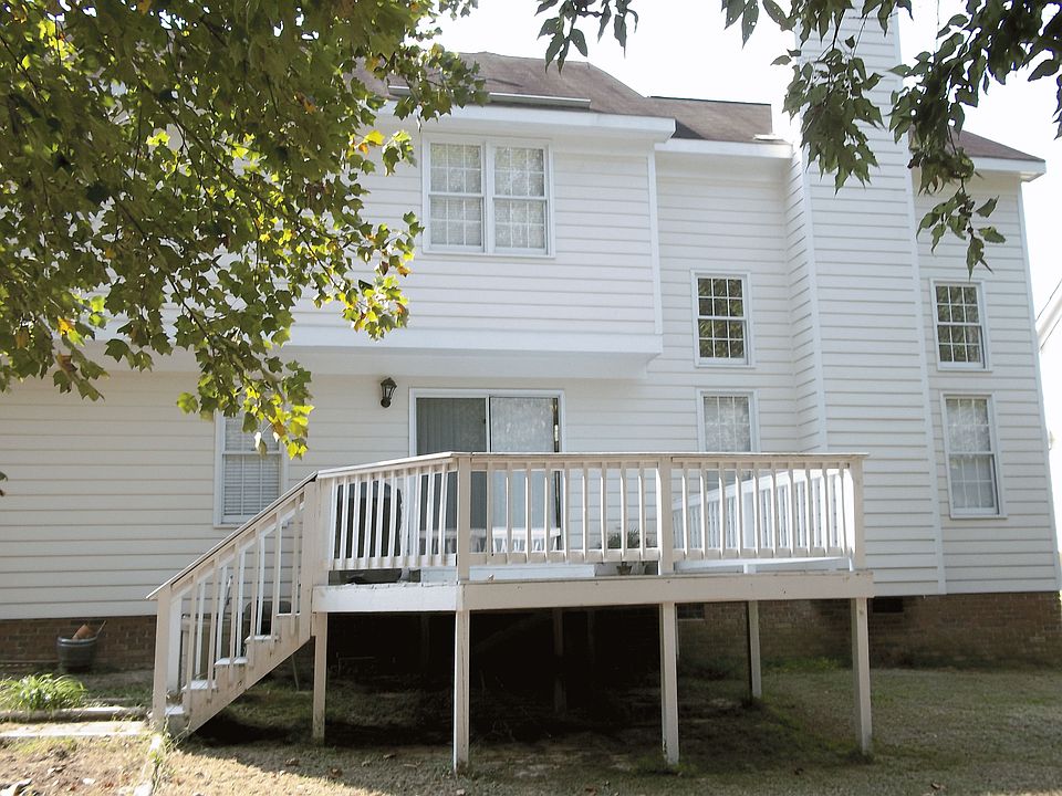 Large Deck for Entertaining