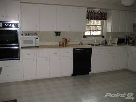 Spacious kitchen