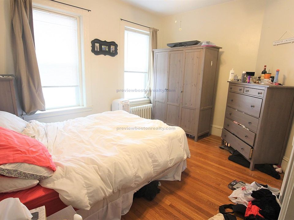 2nd image of 1477 Beacon St #290