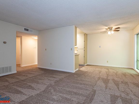 3rd image of 300 Tradewinds Dr APT 6
