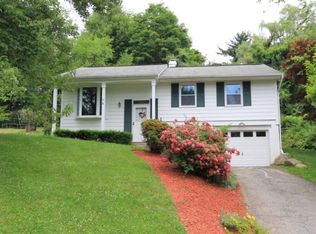 8 Perch Dr, Mahopac, NY 10541