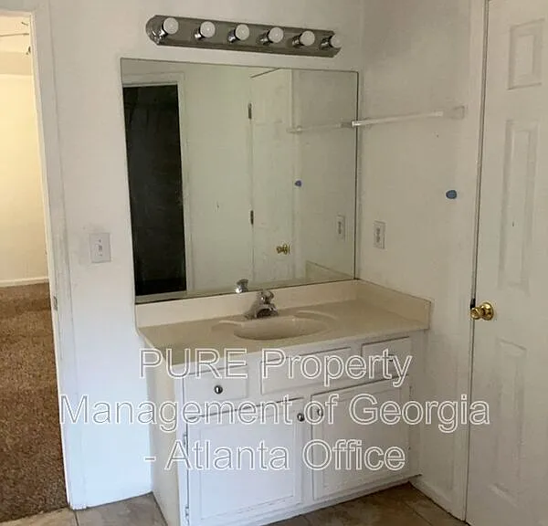 909 Michael Lee Way — Photo 20