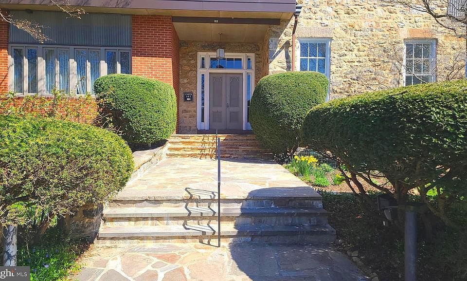 1st image of 6003 Lakehurst Dr APT 8