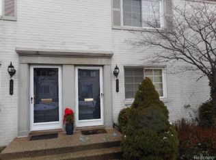 1712 Graefield Rd, Birmingham, MI 48009