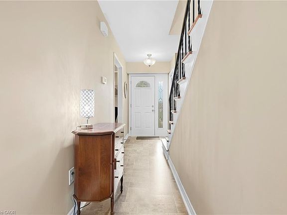 3rd image of 199 York Rd #9