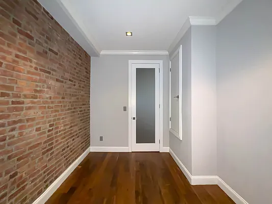 Rented by Compass | media 32