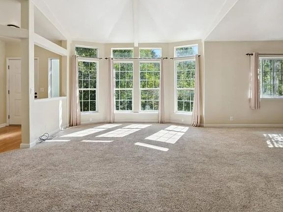 4th image of 370 Virginia Ave