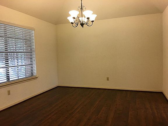 5th image of 2810 Pineleaf Dr