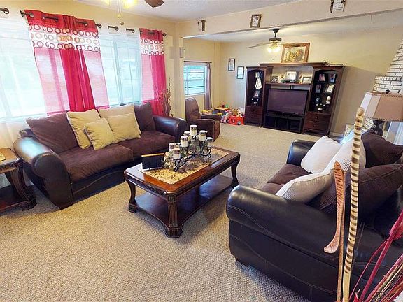 4th image of 1318 N Llano Dr