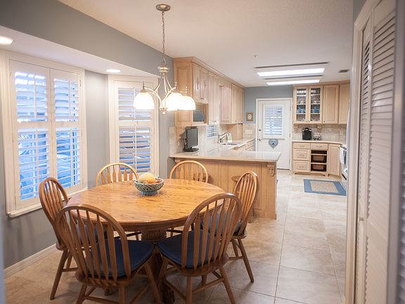 5th image of 2466 Cedar Shores Cir