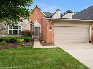 47681 Vistas Circle Dr S, Canton, MI 48188