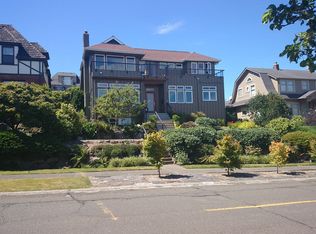 2233 Viewmont Way W, Seattle, WA 98199