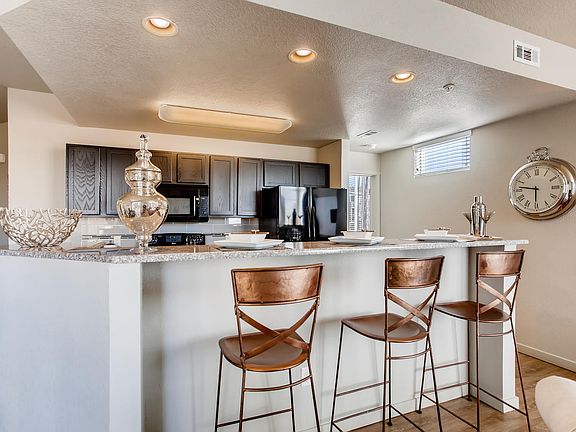 Legend Flats ; Evans, CO Apartments