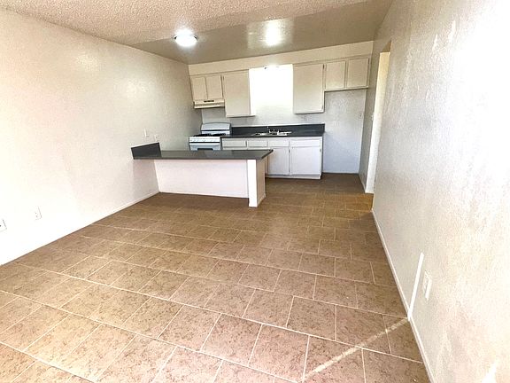3rd image of 11665 White Ave #6