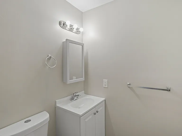 816 Asylum St #4 — Photo 12
