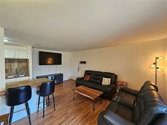 3rd image of 220 Elm St APT 434