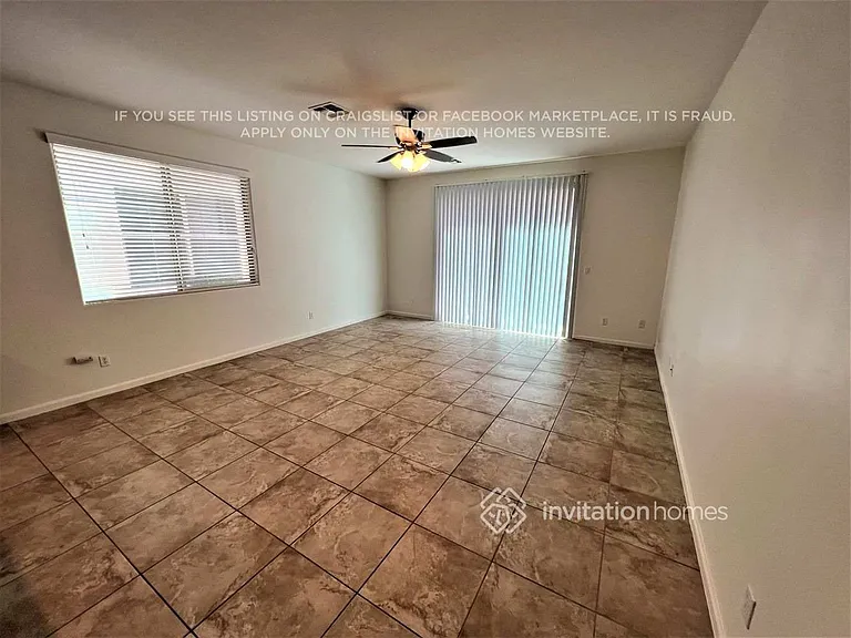 1370 S Ponderosa Dr — Photo 2