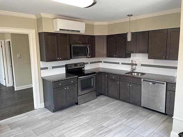 1st image of 82 Elmwood Ave
