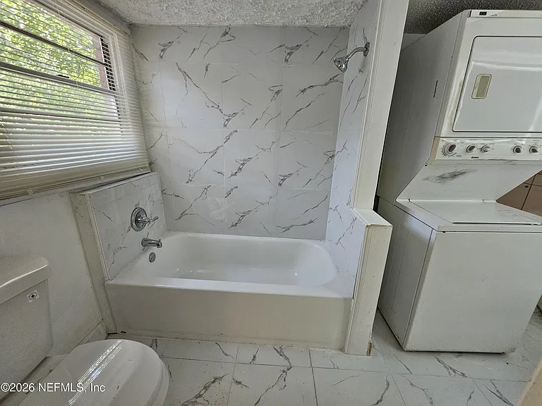 3920 N Davis St — Photo 7