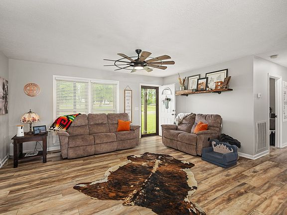 3rd image of 5535 Highway 161