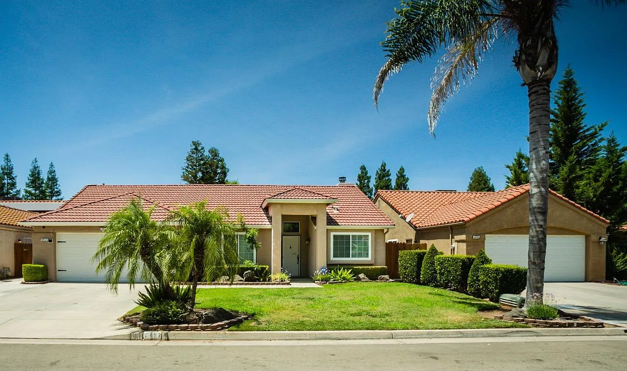 6457 N El Capitan Ave photo 1