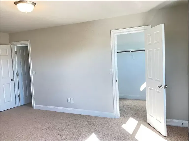 200 Mayney Ln — Photo 16