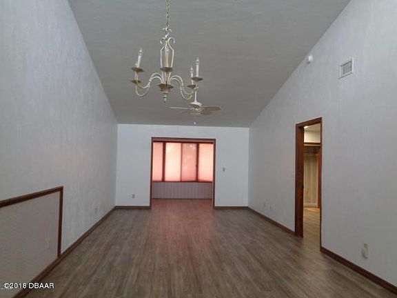 5th image of 1204 Charter Oaks Cir