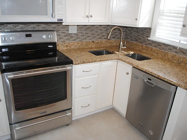 1036 Nichols Dr — Photo 6