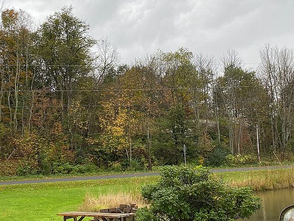 4th image of 4689 Old State Rd