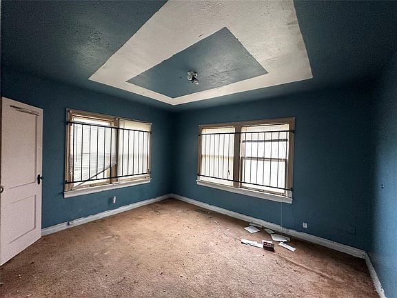 4th image of 2525 NE 14th St