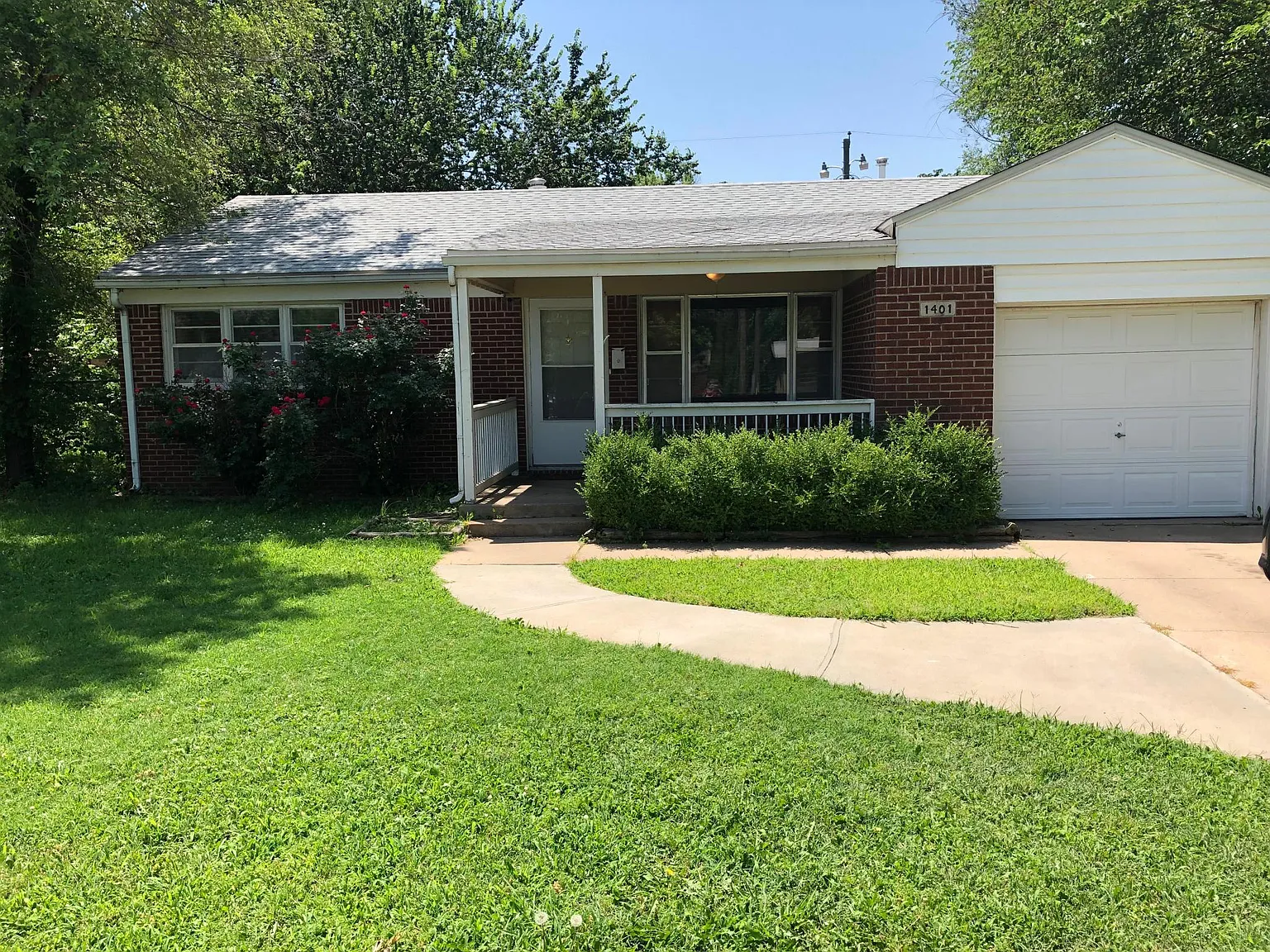 2 bed, 1123 sqft, $925 — Photo 1