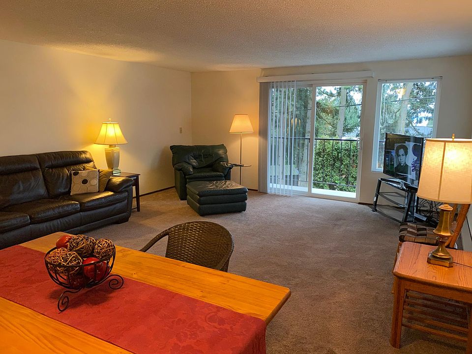 Living and Dining Area
