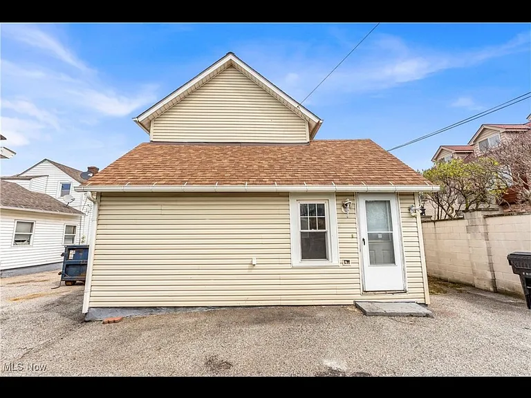 1244 W 69th St — Photo 16